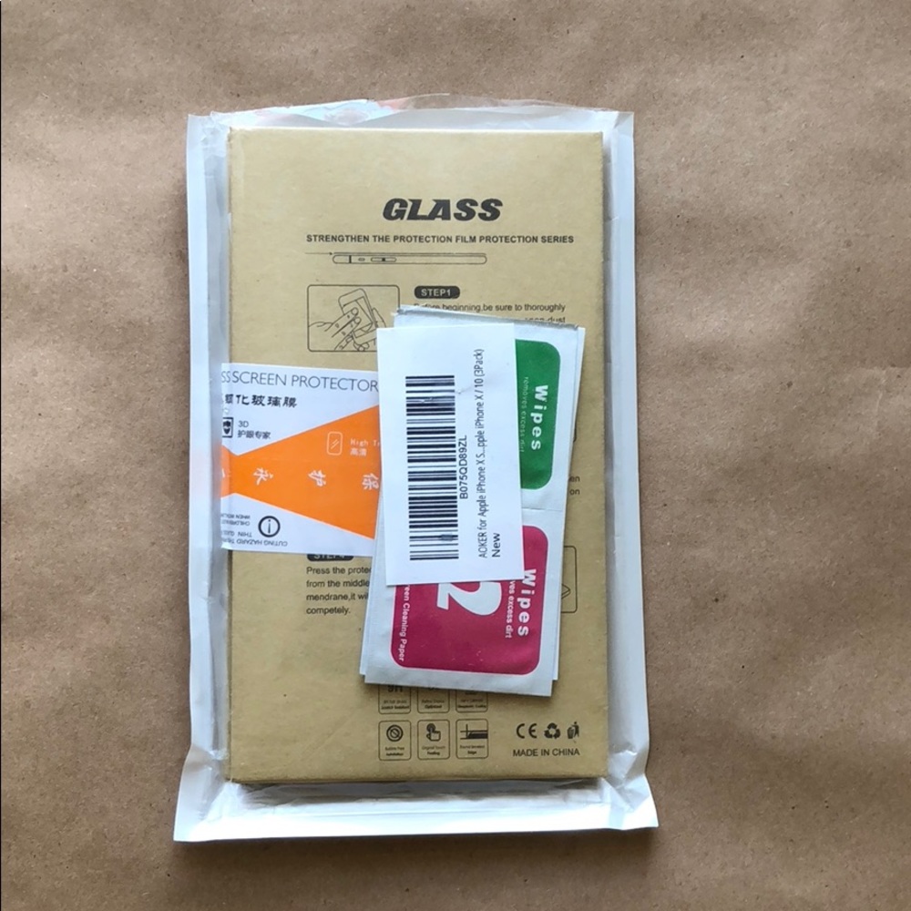 IPhone X :  “3 glass screen protectors”